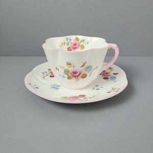 Shelley Rose & Red Daisy Fine Bone China Vintage Teacup Saucer Set